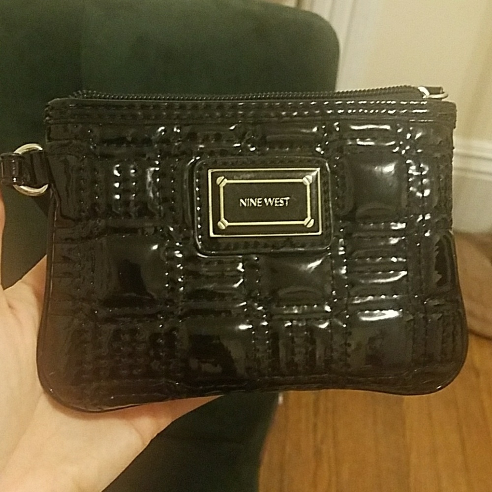 FREE GIFT WITH $20 PURCHASE